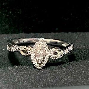 925 diamond ring Marquis shape with two baguettes as Centerstone